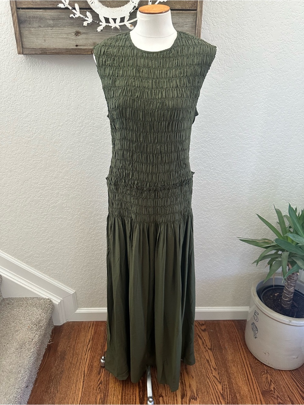 Banana Republic Factory green smocked dropped waist maxi dress L NWT